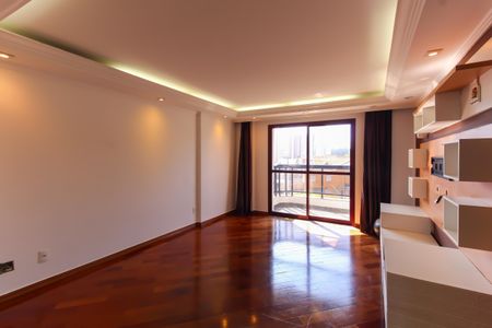 Apartamento à venda com 130m², 3 quartos e 4 vagasSala