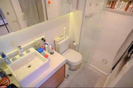 Apartamento para alugar com 74m², 1 quarto e sem vaga Apartamento para alugar com 74m², 1 quarto e sem vagaBanheiro da Suíte