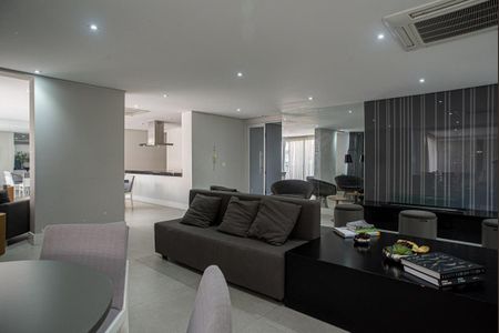 Apartamento à venda com 34m², 1 quarto e 1 vaga Apartamento à venda com 34m², 1 quarto e 1 vagaÁrea comum - Salão de festas