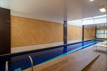 Apartamento à venda com 34m², 1 quarto e 1 vaga Apartamento à venda com 34m², 1 quarto e 1 vagaÁrea comum - Piscina coberta