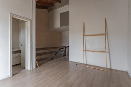 Casa à venda com 232m², 2 quartos e 4 vagasSuíte 2