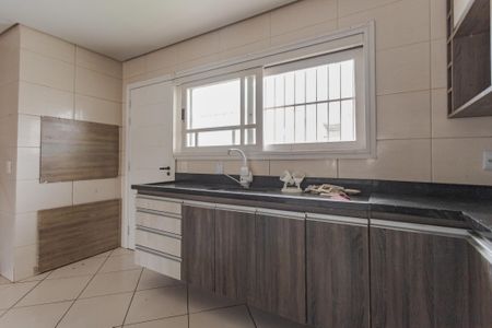 Casa à venda com 232m², 2 quartos e 4 vagasCozinha e Área de Serviço