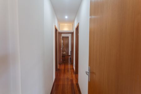 Apartamento à venda com 140m², 4 quartos e 3 vagasCorredor