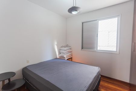 Apartamento à venda com 140m², 4 quartos e 3 vagasQuarto 2