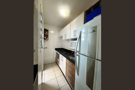 Cozinha de apartamento à venda com 2 quartos, 45m² em Vila Linda, Santo André