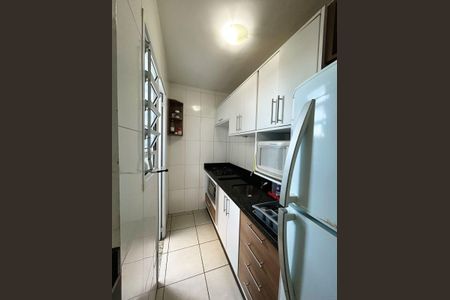 Cozinha de apartamento à venda com 2 quartos, 45m² em Vila Linda, Santo André
