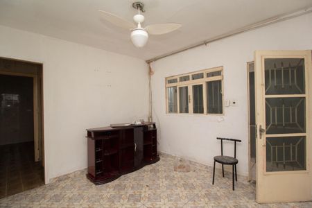 Casa à venda com 125m², 3 quartos e 2 vagas Casa à venda com 125m², 3 quartos e 2 vagasSala