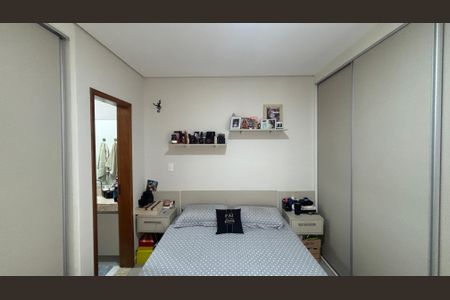 Apartamento à venda com 75m², 3 quartos e 2 vagasSuíte