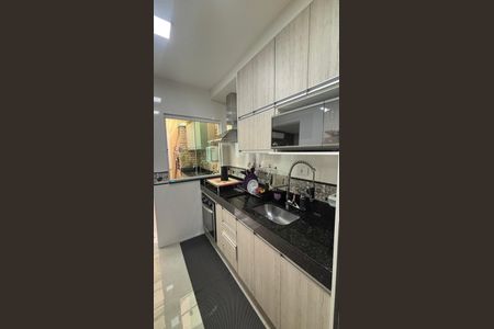 Apartamento à venda com 75m², 3 quartos e 2 vagasCozinha