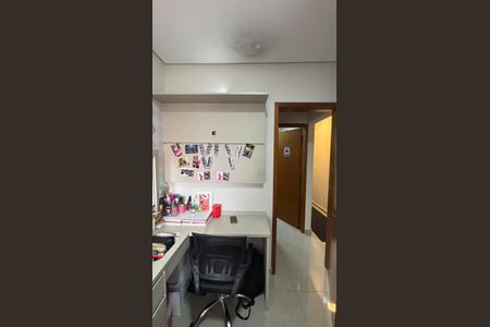 Apartamento à venda com 75m², 3 quartos e 2 vagasQuarto 2