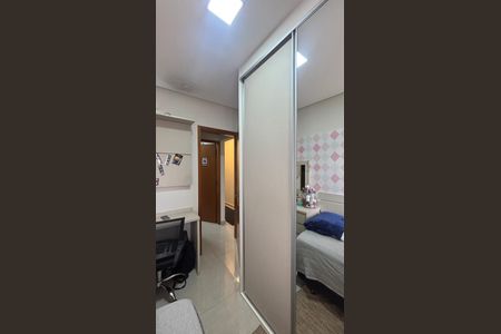 Apartamento à venda com 75m², 3 quartos e 2 vagasQuarto 2