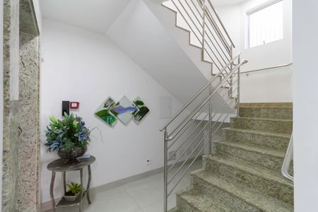 Apartamento à venda com 146m², 3 quartos e 2 vagas Apartamento à venda com 146m², 3 quartos e 2 vagasHall social