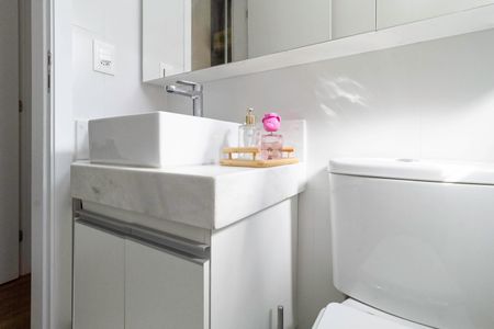 Apartamento à venda com 146m², 3 quartos e 2 vagas Apartamento à venda com 146m², 3 quartos e 2 vagasBanheiro da suíte