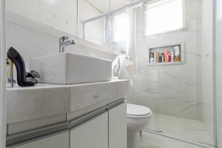 Apartamento à venda com 146m², 3 quartos e 2 vagas Apartamento à venda com 146m², 3 quartos e 2 vagasBanheiro da suíte