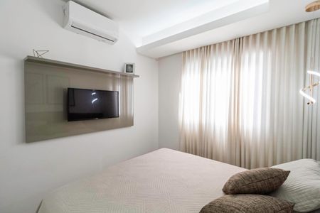 Apartamento à venda com 146m², 3 quartos e 2 vagas Apartamento à venda com 146m², 3 quartos e 2 vagasSuíte