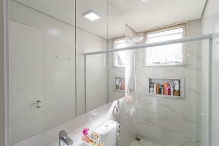 Apartamento à venda com 146m², 3 quartos e 2 vagas Apartamento à venda com 146m², 3 quartos e 2 vagasBanheiro da suíte