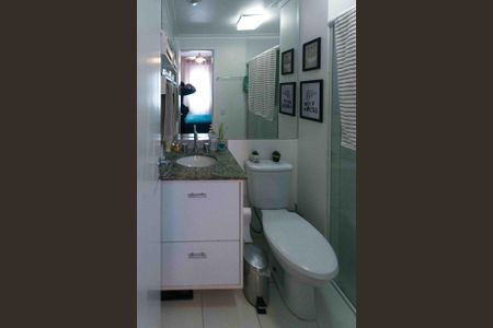 Apartamento à venda com 78m², 2 quartos e 2 vagasBanheiro da Suite