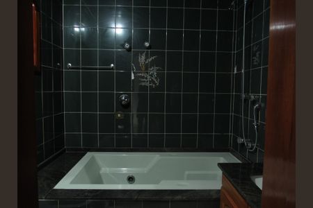 Casa para alugar com 200m², 4 quartos e 2 vagasBanheiro da Suíte