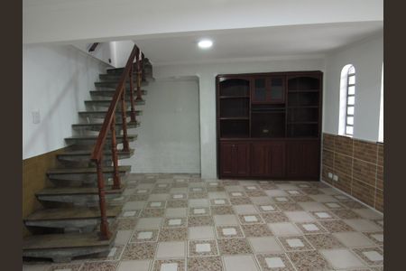 Casa para alugar com 200m², 4 quartos e 2 vagasSala