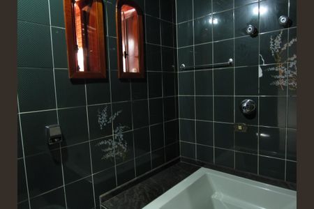 Casa para alugar com 200m², 4 quartos e 2 vagasBanheiro da Suíte