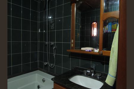 Casa para alugar com 200m², 4 quartos e 2 vagasBanheiro da Suíte