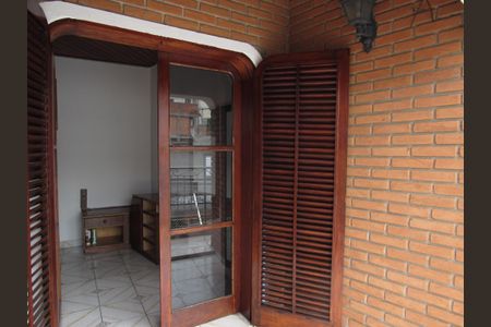 Varanda de casa para alugar com 4 quartos, 200m² em Cipava, Osasco