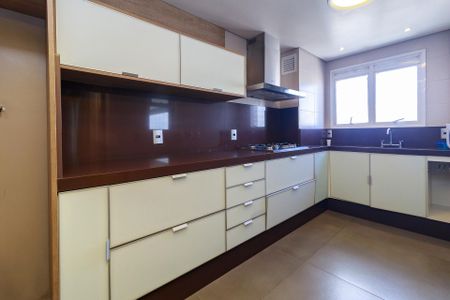 Apartamento à venda com 109m², 1 quarto e 2 vagasCozinha