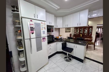 Casa à venda com 206m², 3 quartos e 2 vagasCozinha