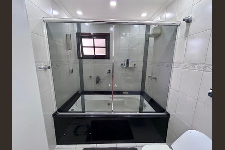 Casa à venda com 206m², 3 quartos e 2 vagasBanheiro da Suíte 1