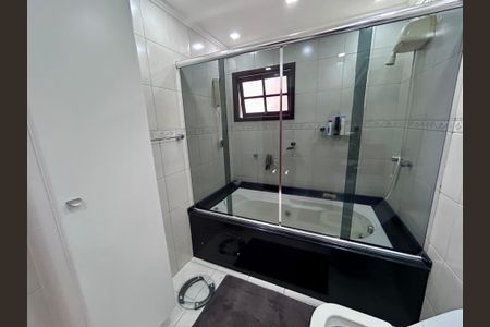 Casa à venda com 206m², 3 quartos e 2 vagasBanheiro da Suíte 1