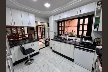 Casa à venda com 206m², 3 quartos e 2 vagasCozinha