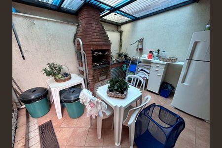 Casa à venda com 206m², 3 quartos e 2 vagasÁrea de Serviço