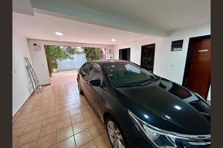Casa à venda com 206m², 3 quartos e 2 vagasGaragem