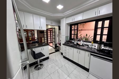 Casa à venda com 206m², 3 quartos e 2 vagasCozinha