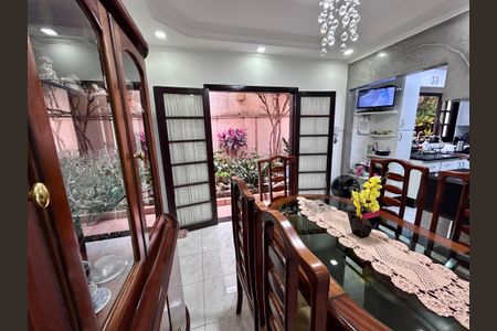 Casa à venda com 206m², 3 quartos e 2 vagasCopa