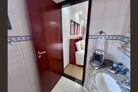 Casa à venda com 206m², 3 quartos e 2 vagasBanheiro da Suíte 2