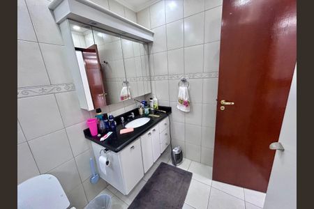 Casa à venda com 206m², 3 quartos e 2 vagasBanheiro da Suíte 1