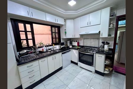 Casa à venda com 206m², 3 quartos e 2 vagasCozinha