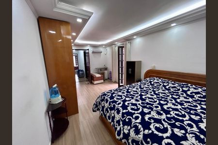 Casa à venda com 206m², 3 quartos e 2 vagasQuarto Suíte 1