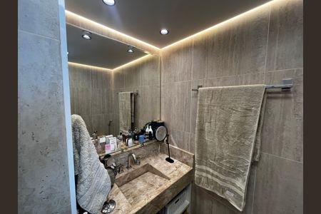 Apartamento à venda com 105m², 3 quartos e 2 vagasBanheiro da Suíte