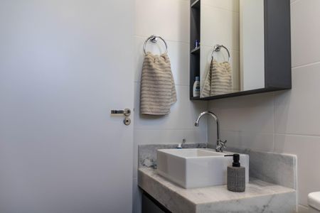Apartamento à venda com 136m², 3 quartos e 2 vagas Apartamento à venda com 136m², 3 quartos e 2 vagasBanheiro da Suíte