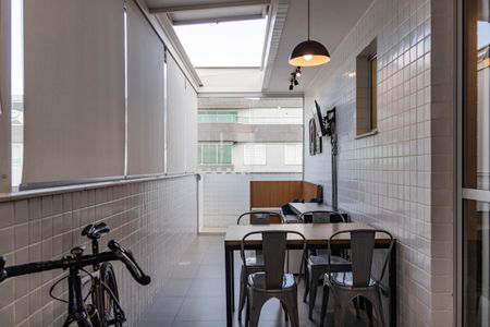 Apartamento à venda com 136m², 3 quartos e 2 vagas Apartamento à venda com 136m², 3 quartos e 2 vagasCobertura