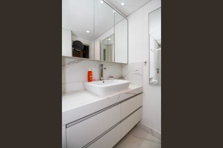 Apartamento à venda com 83m², 2 quartos e 2 vagasBanheiro da Suíte 2