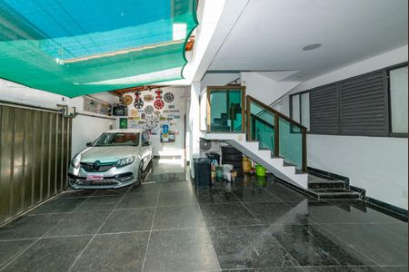 Casa à venda com 401m², 8 quartos e 4 vagas Casa à venda com 401m², 8 quartos e 4 vagasGaragem