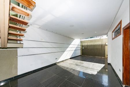 Casa à venda com 401m², 8 quartos e 4 vagas Casa à venda com 401m², 8 quartos e 4 vagasGaragem