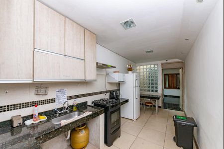 Casa à venda com 401m², 8 quartos e 4 vagas Casa à venda com 401m², 8 quartos e 4 vagasCozinha