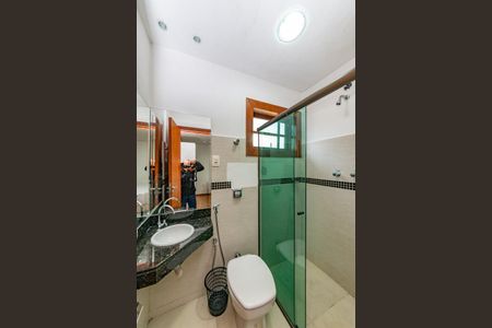 Casa à venda com 401m², 8 quartos e 4 vagas Casa à venda com 401m², 8 quartos e 4 vagasBanheiro da Suíte 2