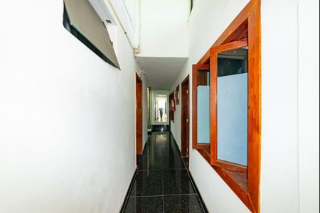 Casa à venda com 401m², 8 quartos e 4 vagas Casa à venda com 401m², 8 quartos e 4 vagasCorredor
