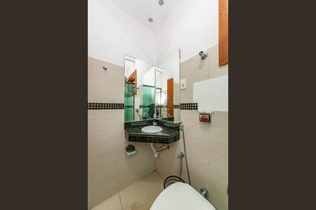 Casa à venda com 401m², 8 quartos e 4 vagas Casa à venda com 401m², 8 quartos e 4 vagasBanheiro da Suíte 2