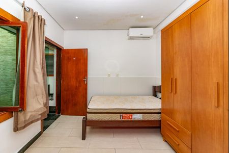 Casa à venda com 401m², 8 quartos e 4 vagas Casa à venda com 401m², 8 quartos e 4 vagasSuíte 1